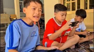 Cả Team Rủ Nhau Chơi Freefire Trước Nhà Anh Tony