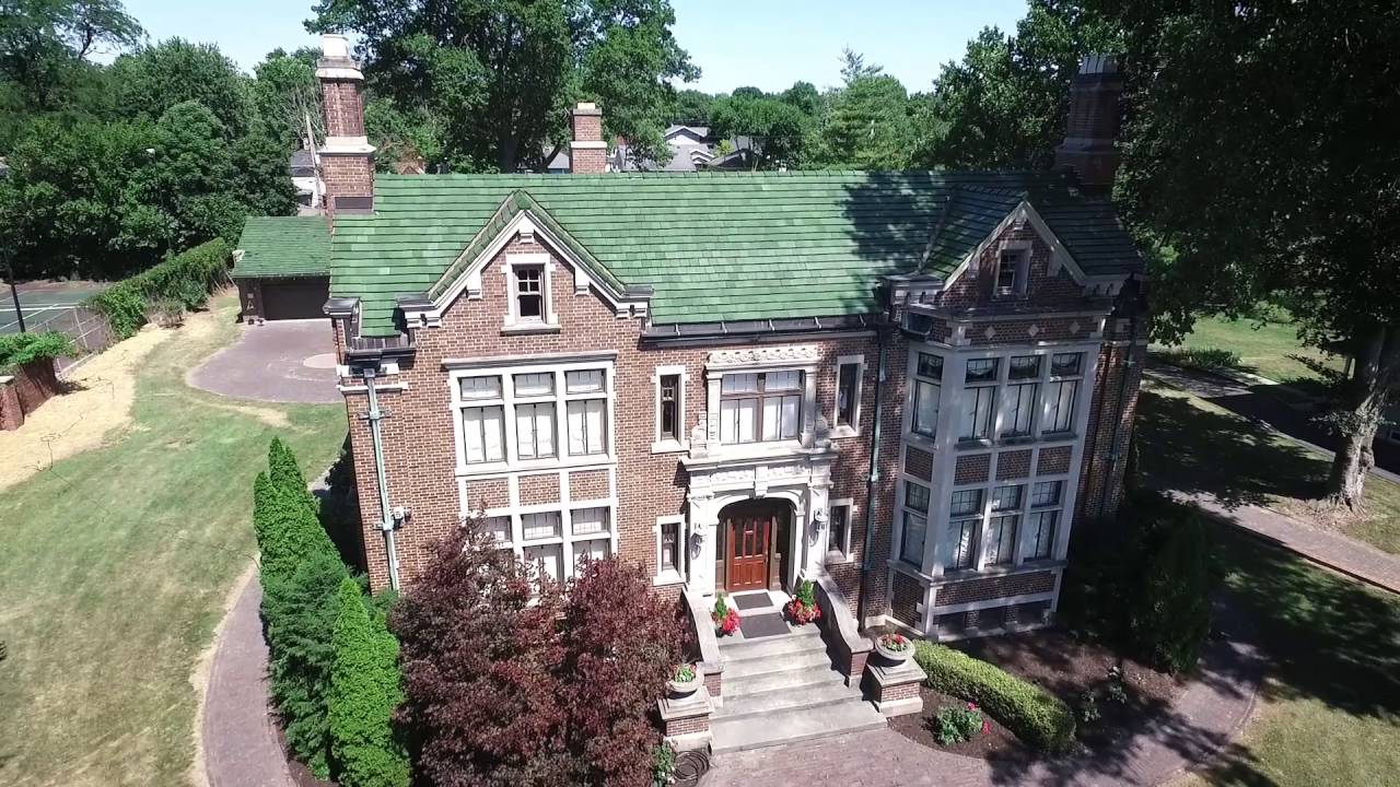 1830 Forest Park Blvd  Fort Wayne, Indiana 46805 Aerial Video
