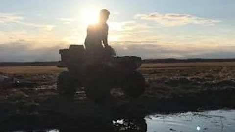 Manitoba BEAR Hunt - Episode 1 SCOUTING & BAITING ...