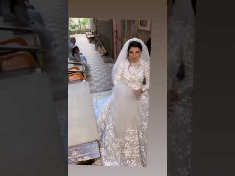 العريس بيسلم علي واحد صاحبه
