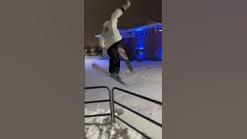 Would you attempt this rail? 😨#shorts #skiing #urban