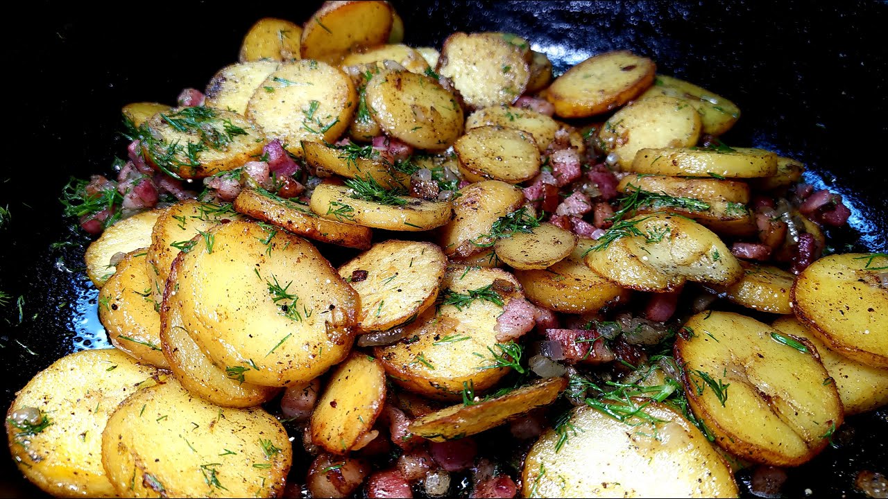 Можно ли жареную картошку в пост. Жареная картошка по белорусски. Жареная картошка в масле. Жареный картофель по немецки. Жареная картошка с кукурузой консервированной.