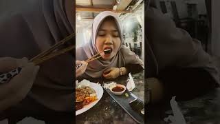 Makan biar tambah gemoy