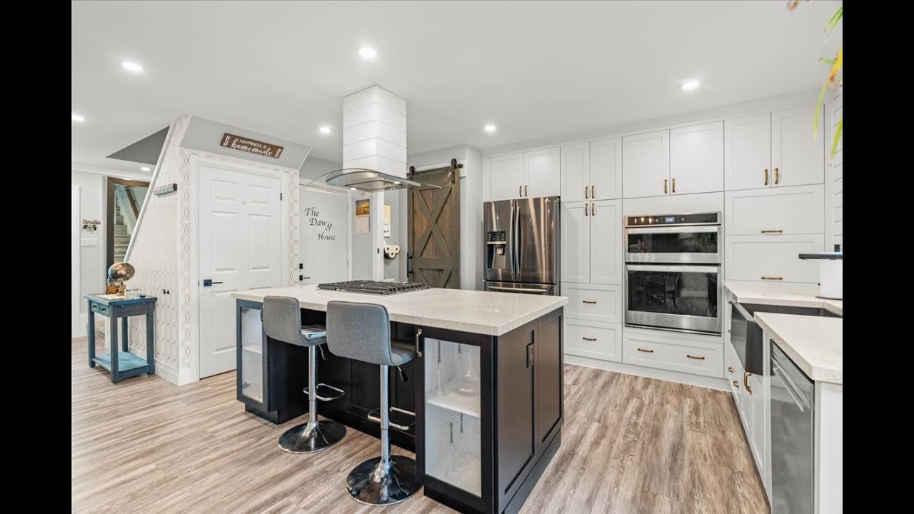 See Inside This Dream Home With A Pool!