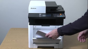 ECOSYS M5526cdw - papier in de lade leggen.