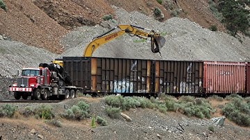 Excavators Loading Up Train Derailment Debris, Powerful Truck Moves Heavy Rail Cars!