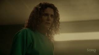 Wentworth S4Ep3 Bea finds Joan in the showers