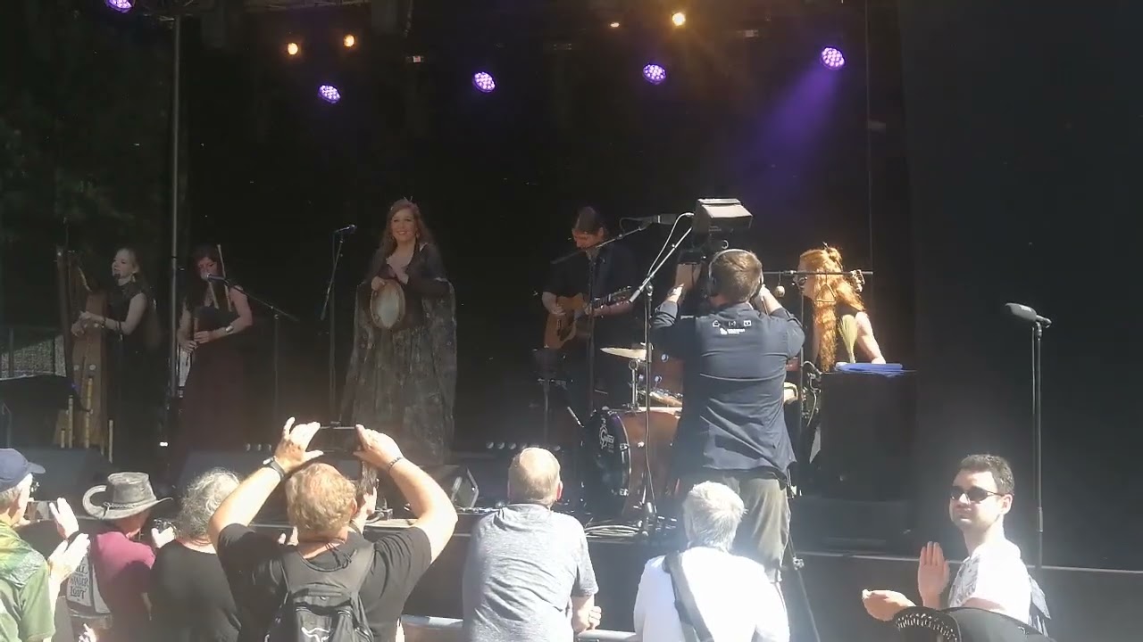 Katja Moslehner  - Am Weltenrand