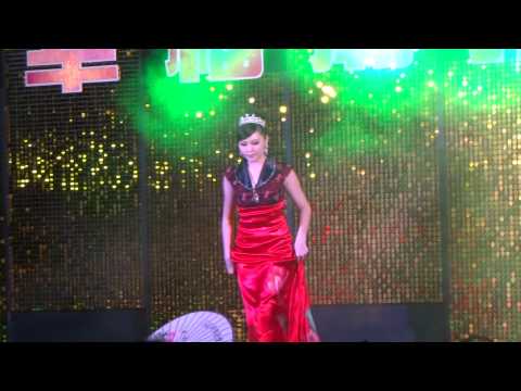 2013 09 18 21:09 潮州中秋晚會-吳昕恩選美走秀