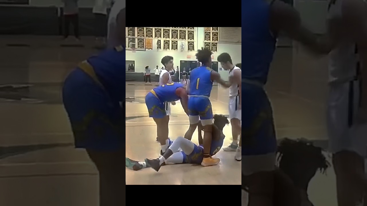 Mikey Williams Stands Up For Teammate 