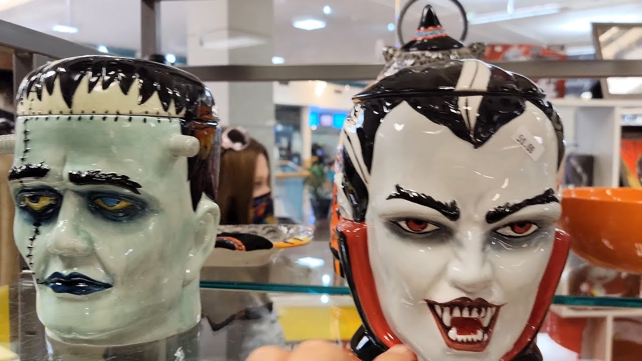(NEW) Spirit Halloween Location 2021 Creepy Classics Halloween Store