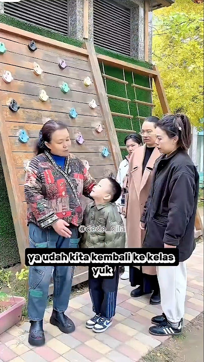 Grandma always supports Kiki when doing dangerous things 😱🤔 #shortsfeed #shortfilm #shorts #drama