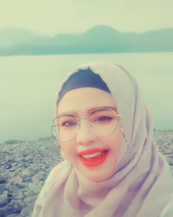 Ku rela pergi pagi pulang pagi hanya untuk mengais Rezeki