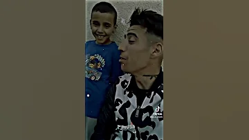ديدين كلاش مع طفل صغير يغني اغنيه عايشة لافي 
