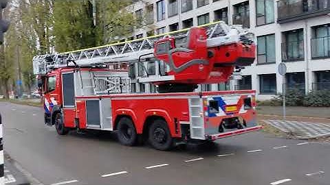 [Versneller] PRIO 1 Autoladder 21-2051 naar een schoorsteenbrand in vught