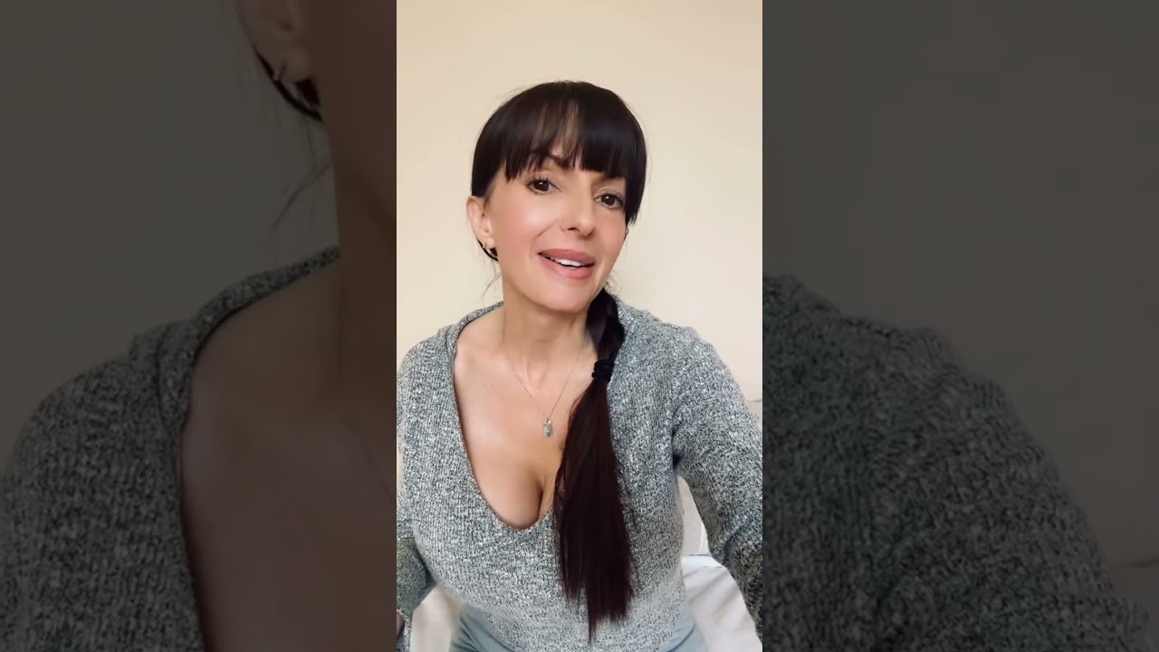 Catalina Cruz 💎 Natural Beauty Over 50 | Mature Style, Confidence & Fashion Story