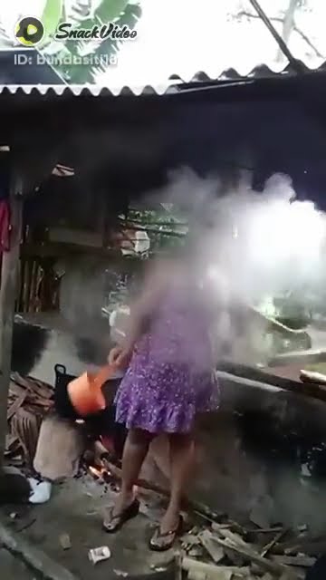 JANDA MONTOK LAGI MASAK AIR!!?