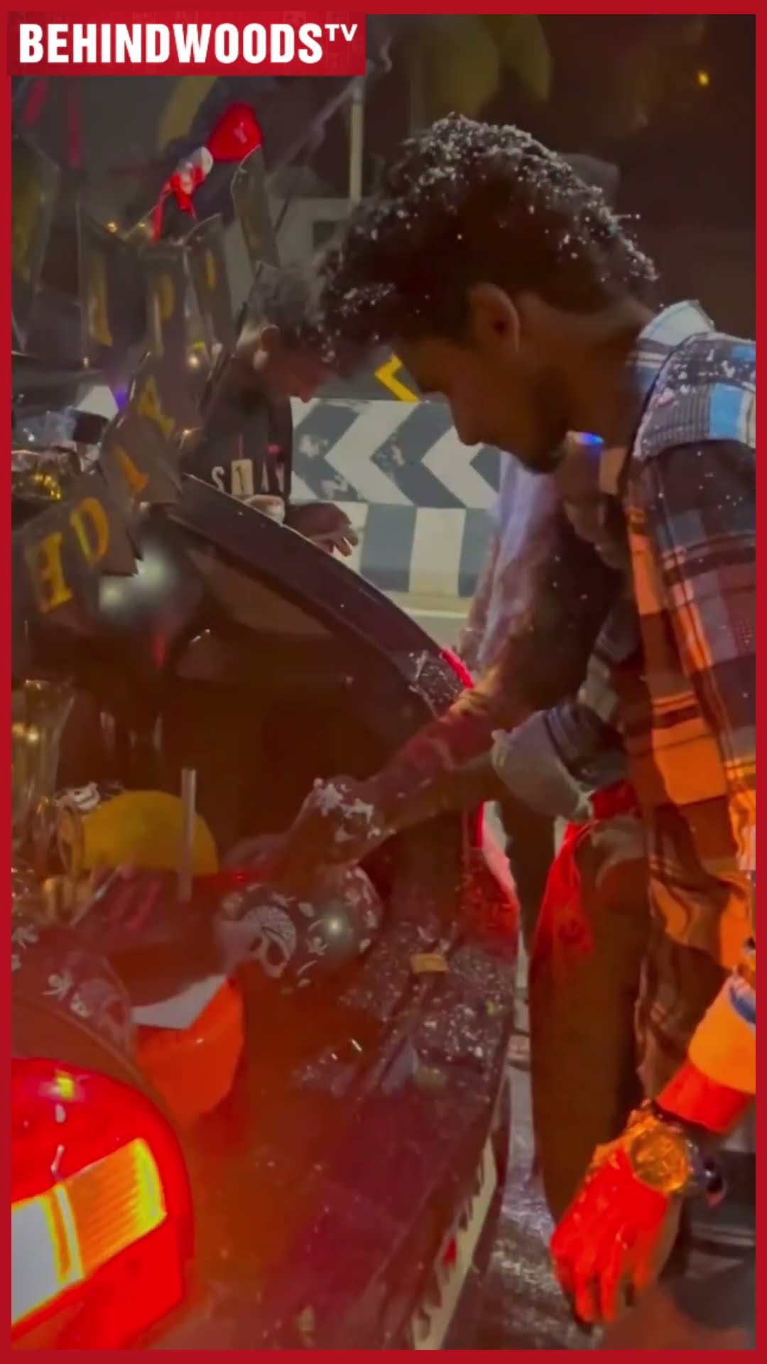 'அய்யோ,இது எப்போ மாமா' ? Surprise-ல் வாயடைத்து போன மனைவி