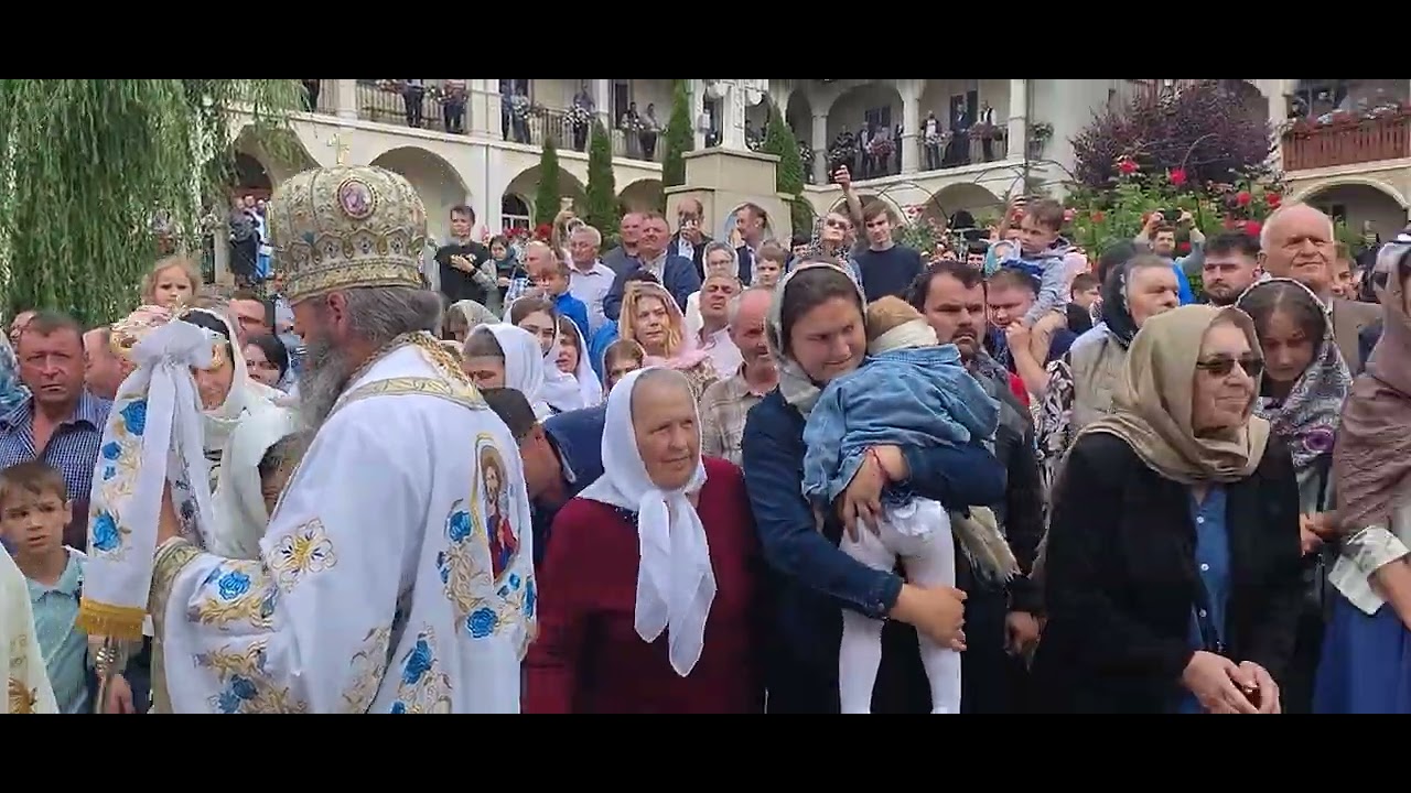 Procesiune cu raclă Sf.Glicherie la Mănăstirea Slătioara