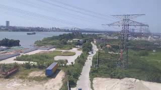 Train is crossing the pearl river