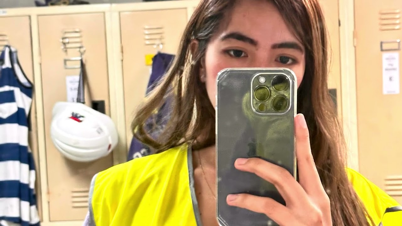 PREGNANT WOMAN LIVING IN A CARGO SHIP