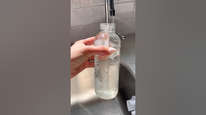 Summer hack for staying hydrated! 💦☀️🧊#summer #hacks #water #icecube #summerhacks #momhacks
