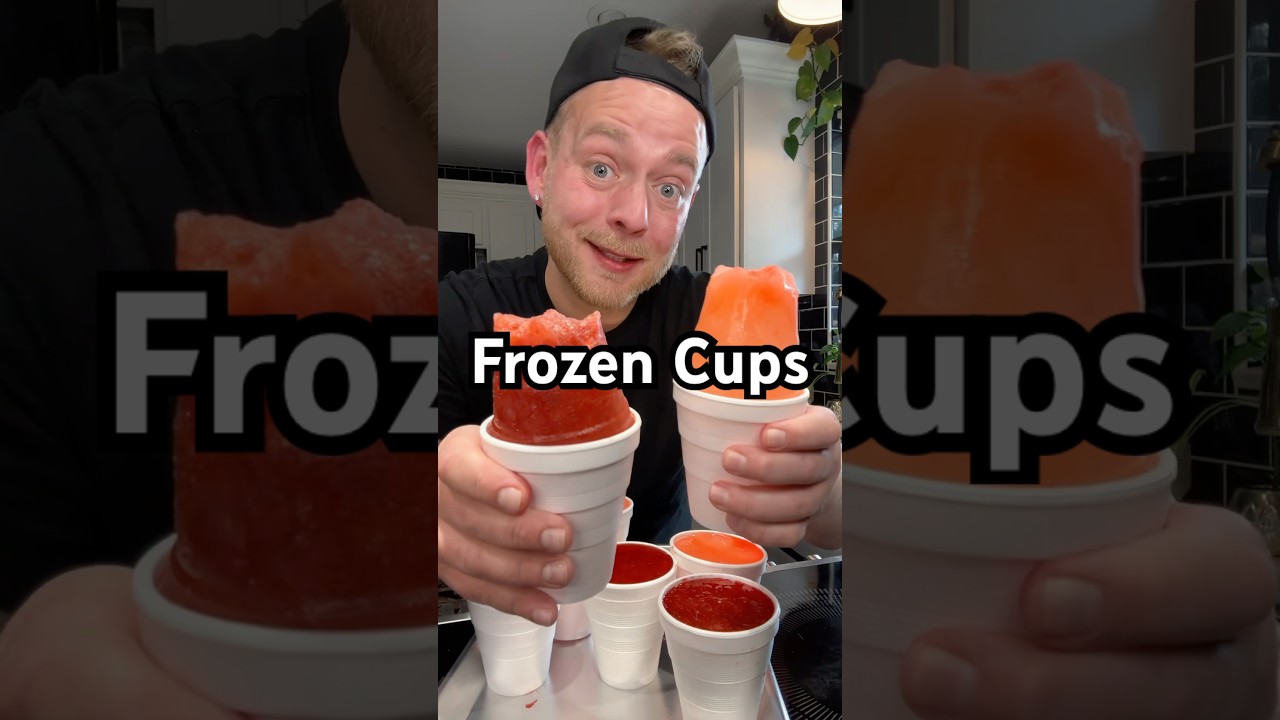 Замороженные чашки с черной вишней и арбузом 