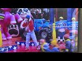リル・ジョンが感謝祭パレードでパフォーマンス ￼2025 #thanksgiving #toysrus #parade