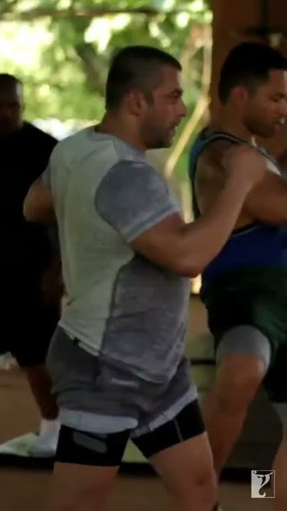Hustling 💪🏻 Making of Sultan | Salman Khan | Anushka Sharma #YRFShorts #Shorts