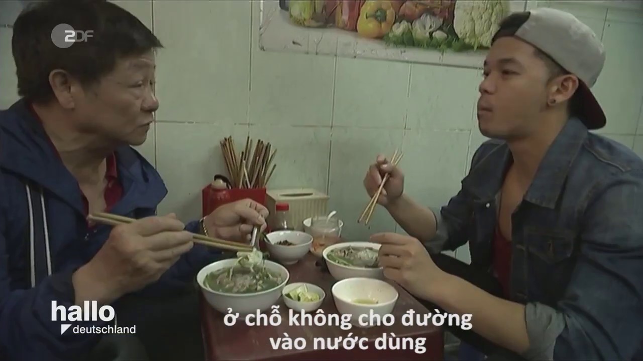 Trọng Hiếu thân thiện trên truyền hình Đức