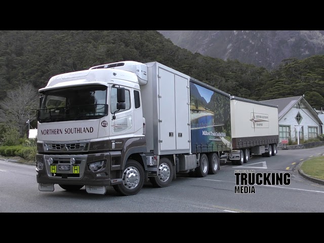 Fuso Shogun FS3146 Hi Top | Truck test | A sound platform - YouTube