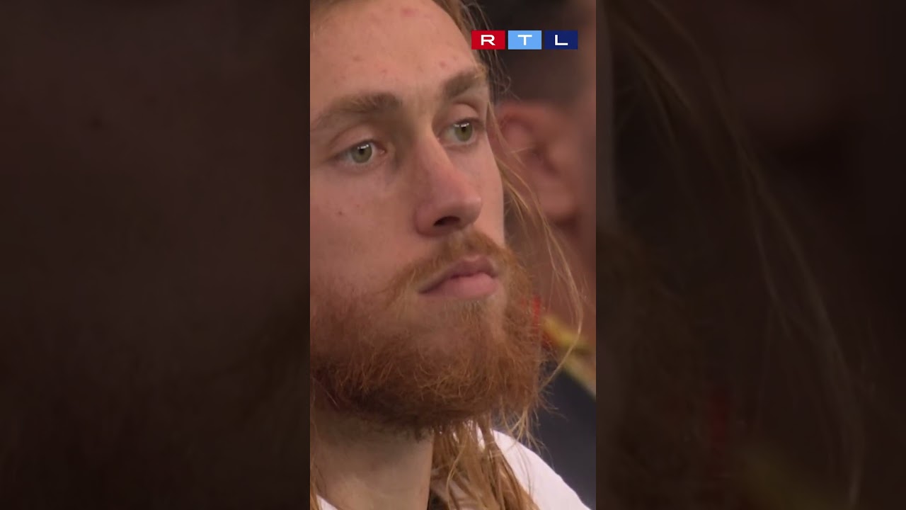 Post Malone singt "America the Beautiful" @ Super Bowl LVIII 