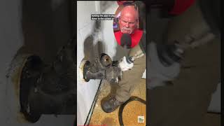 Real Plumber Reacts Lead Join Removed  #rogerwakefield #plumbing #lead #leakdetection #leak