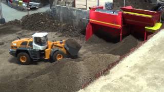 Heavy work at the sieving plant