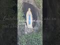 Lourdes une lumière arc en ciel qui apparaît au pied de la Grotte des 18 apparitions