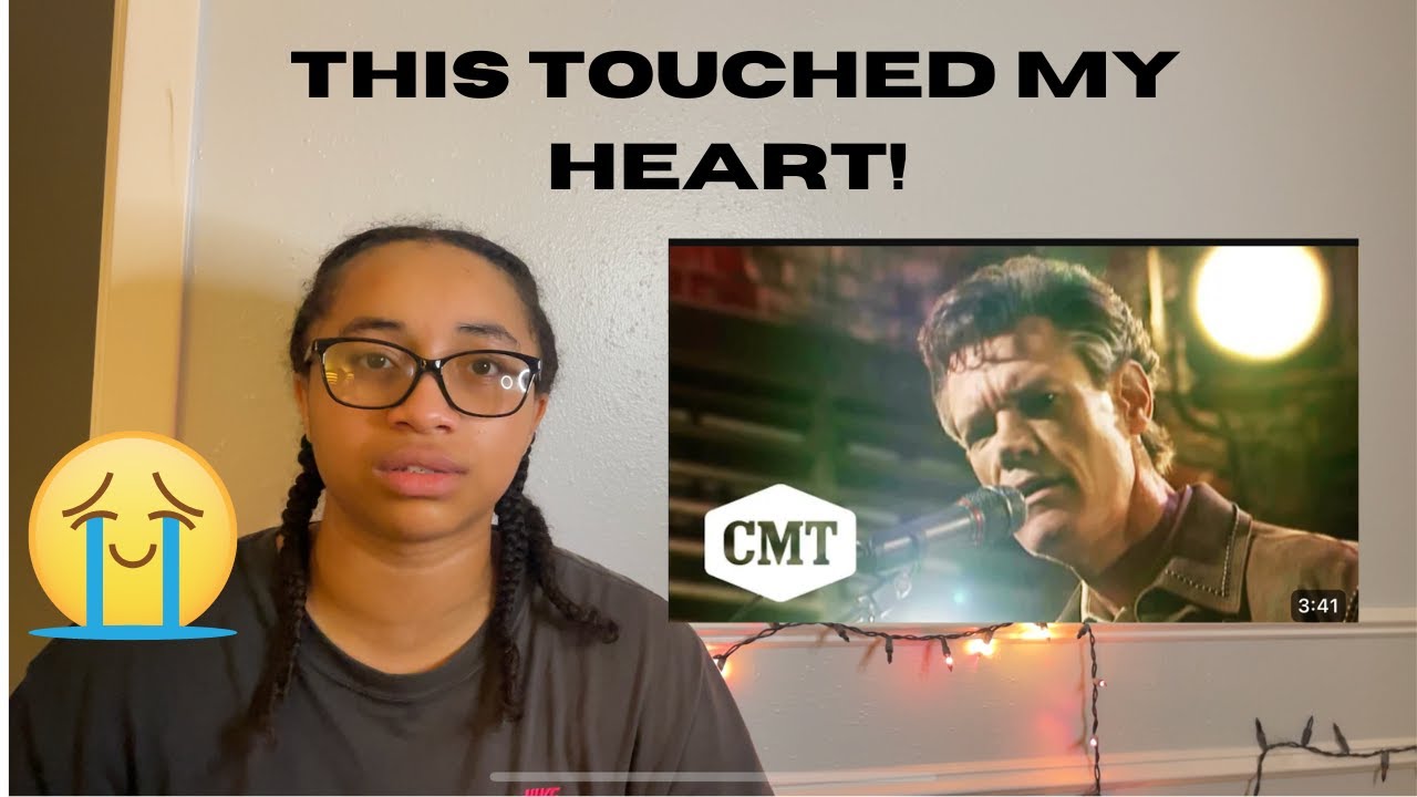 Randy Travis Performs 