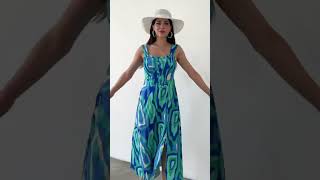 Yazın Enerjisini Taşıyan Askılı Gipeli Mavi Yeşil Turkuaz Desenli Elbise Ile Şıklık Ve Rahatlık