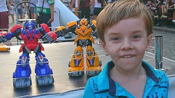 Риша играет в роботов! Развлечения на Дерибасовской