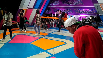 HOST DAHSYAT PARODI BAND GIGI 8 MEI 2017