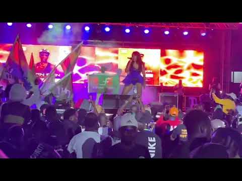 Anita In Zero Distance