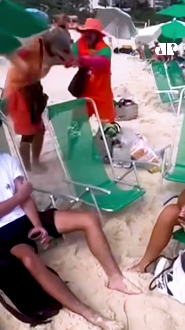Briga entre vendedores de mate por cliente termina em esfaqueamento #shorts