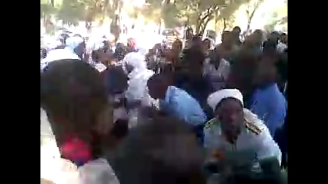 The Lead Singer CHITENDERANO Baba Mapete of UMP!!