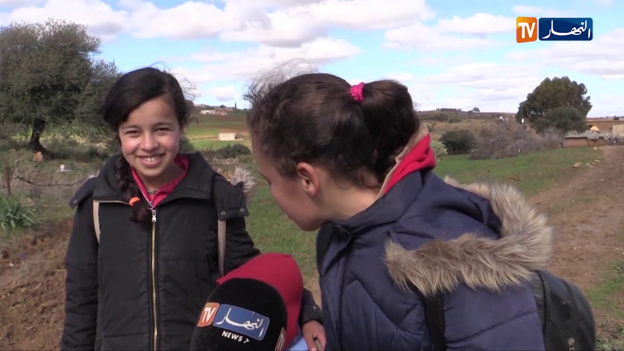 غليزان: صورة طفل يمشي حافي القدمين تصنع الحدث عبر مواقع التواصل الإجتماعي