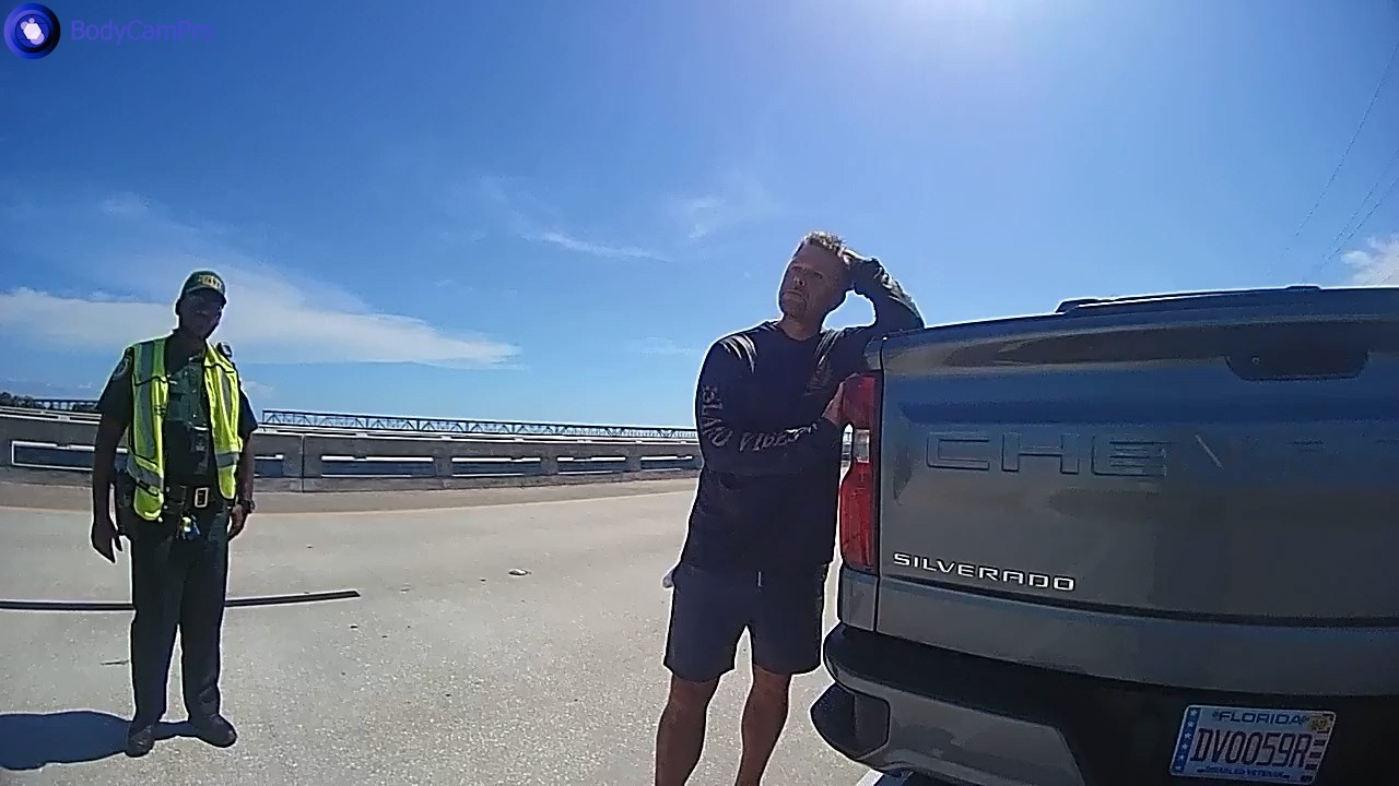 Инцидент с агентом ICE, вождение в нетрезвом виде, закончился угрозами мести