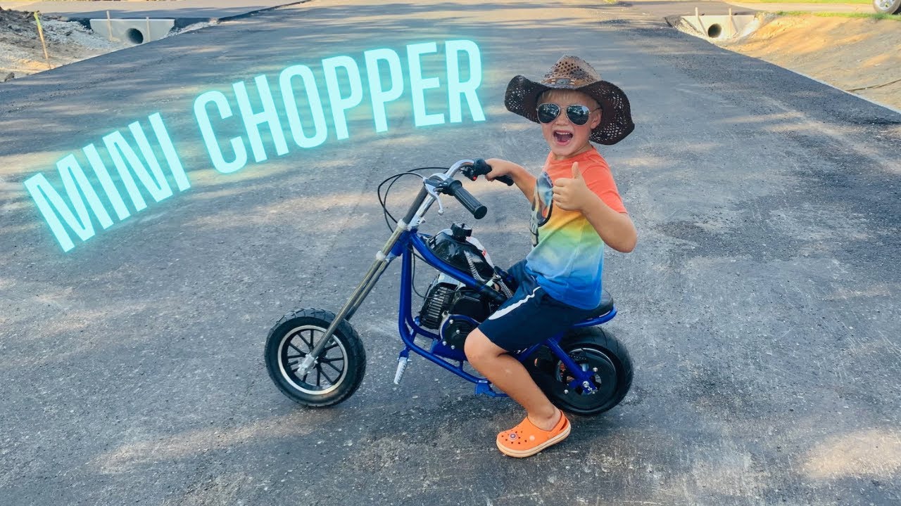 MotoTec 49cc Gas Mini Chopper Blue