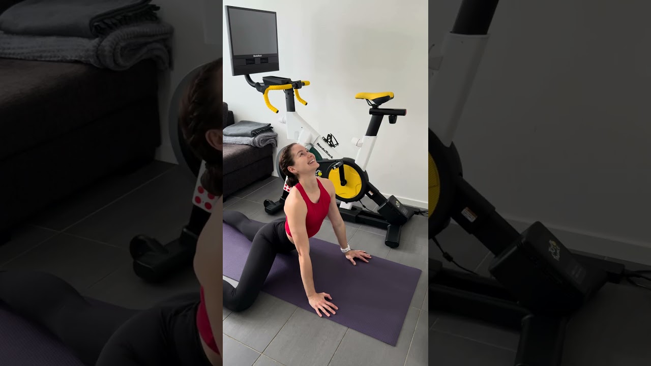 Runners, don’t skip THIS stretch! 🚨 #runningtips #mobilitytraining