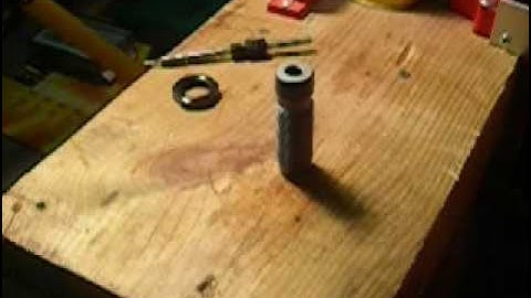 Cleaning reloading dies.wmv