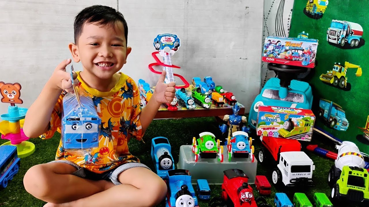 Let's Go !!! 😍😘🥳 BERMAIN BERSAMA MAINAN BARU TAYO SI BUS KECIL DAN THOMAS AND FRIENDS 🚌🚂🌈