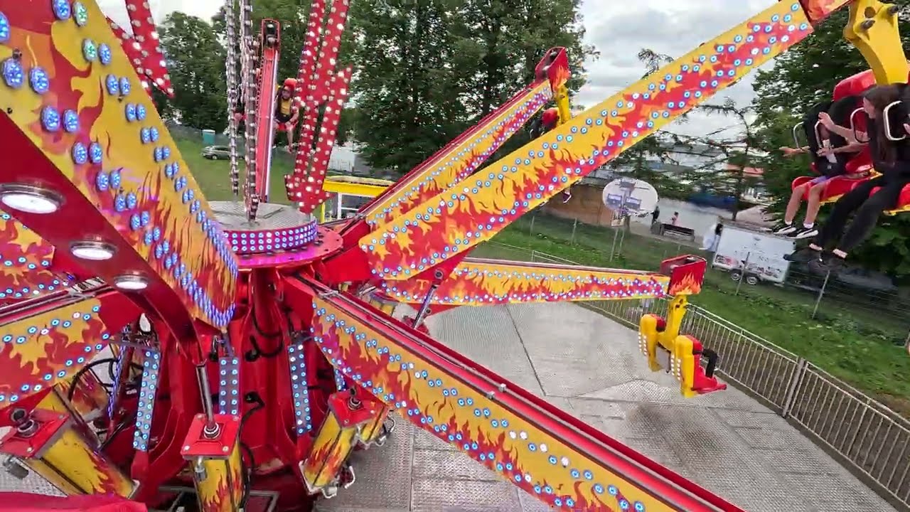 Karuzela Fire (Jumper) (Lunapark Kamenicky) On ride 4 - Darłówko - Lipiec 2025