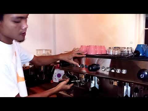 Video: Kapan mematikan mesin pembuat kopi?